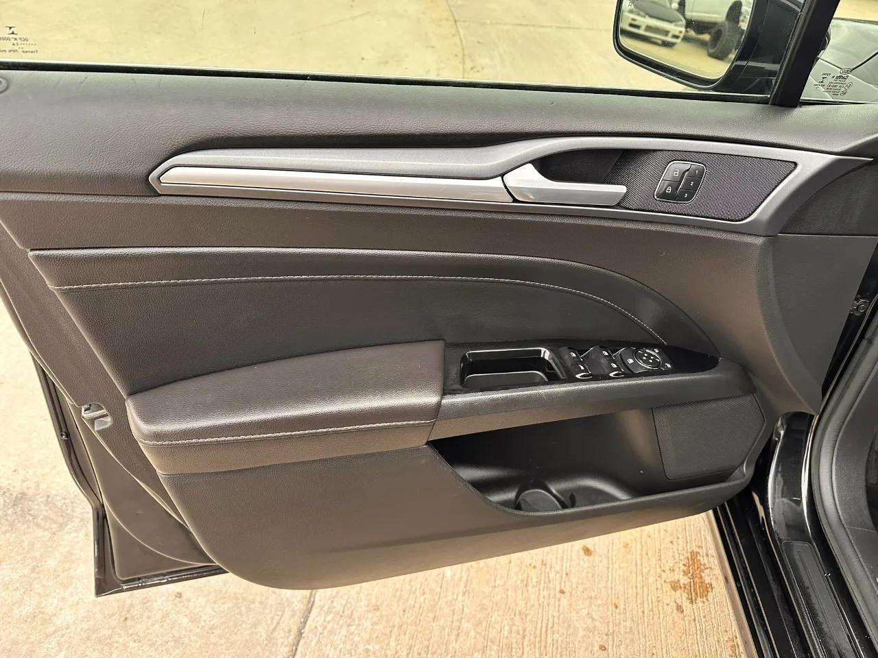 Ford Fusion 4dr Sdn Titanium FWD 2014