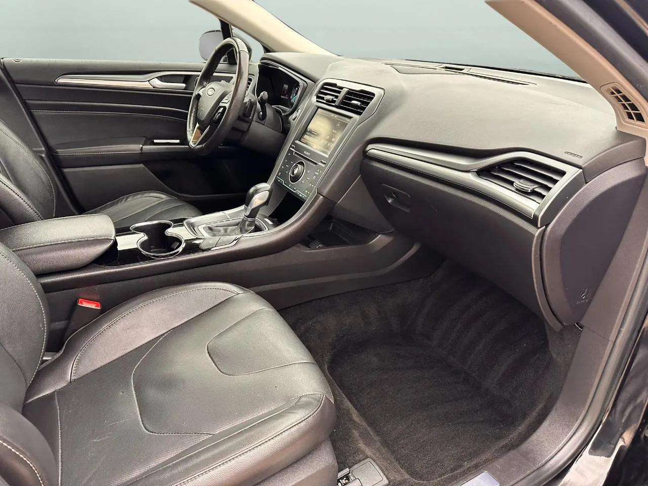 Ford Fusion 4dr Sdn Titanium FWD 2014