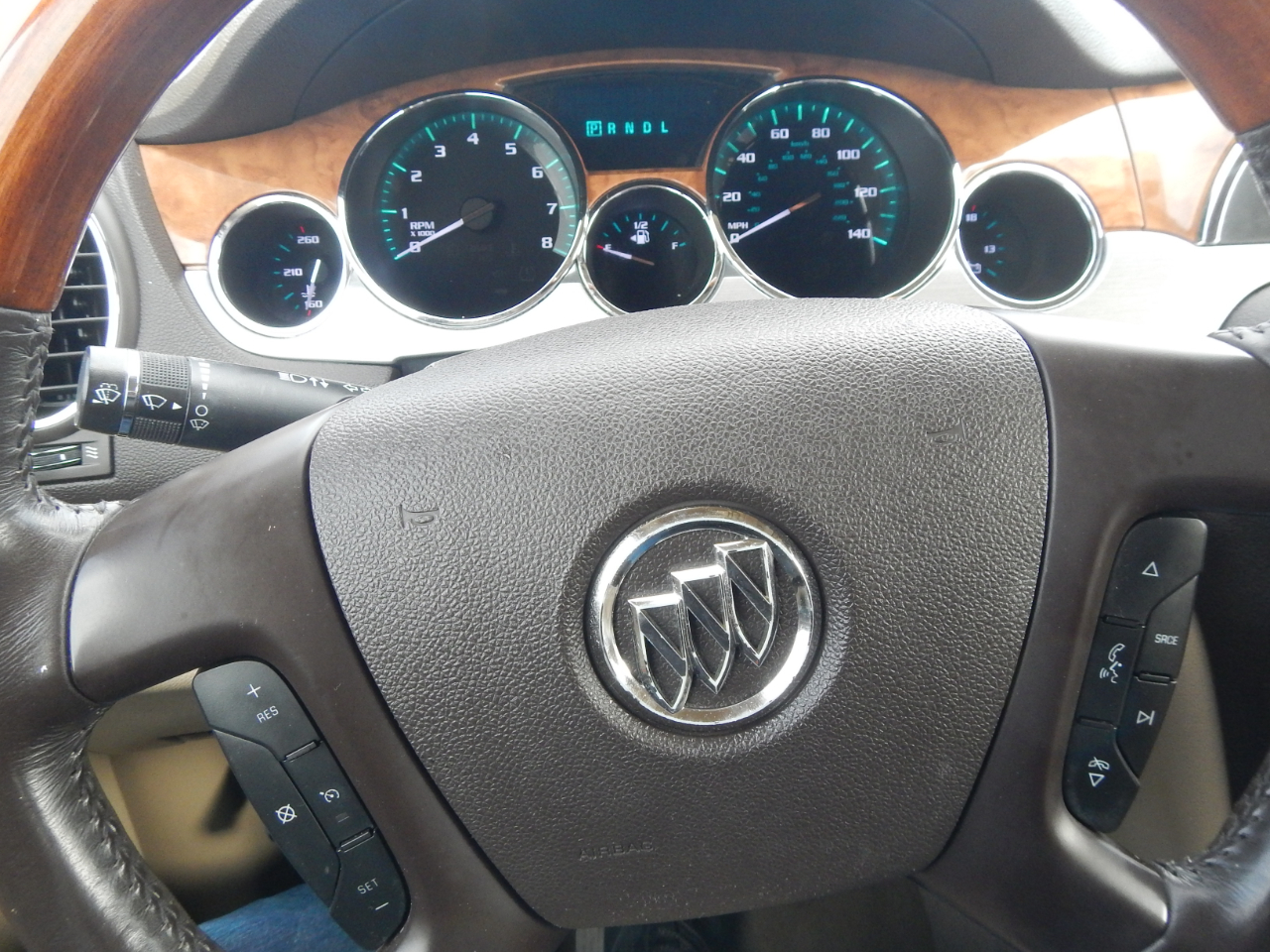 Buick Enclave AWD 4dr CXL w/1XL 2010