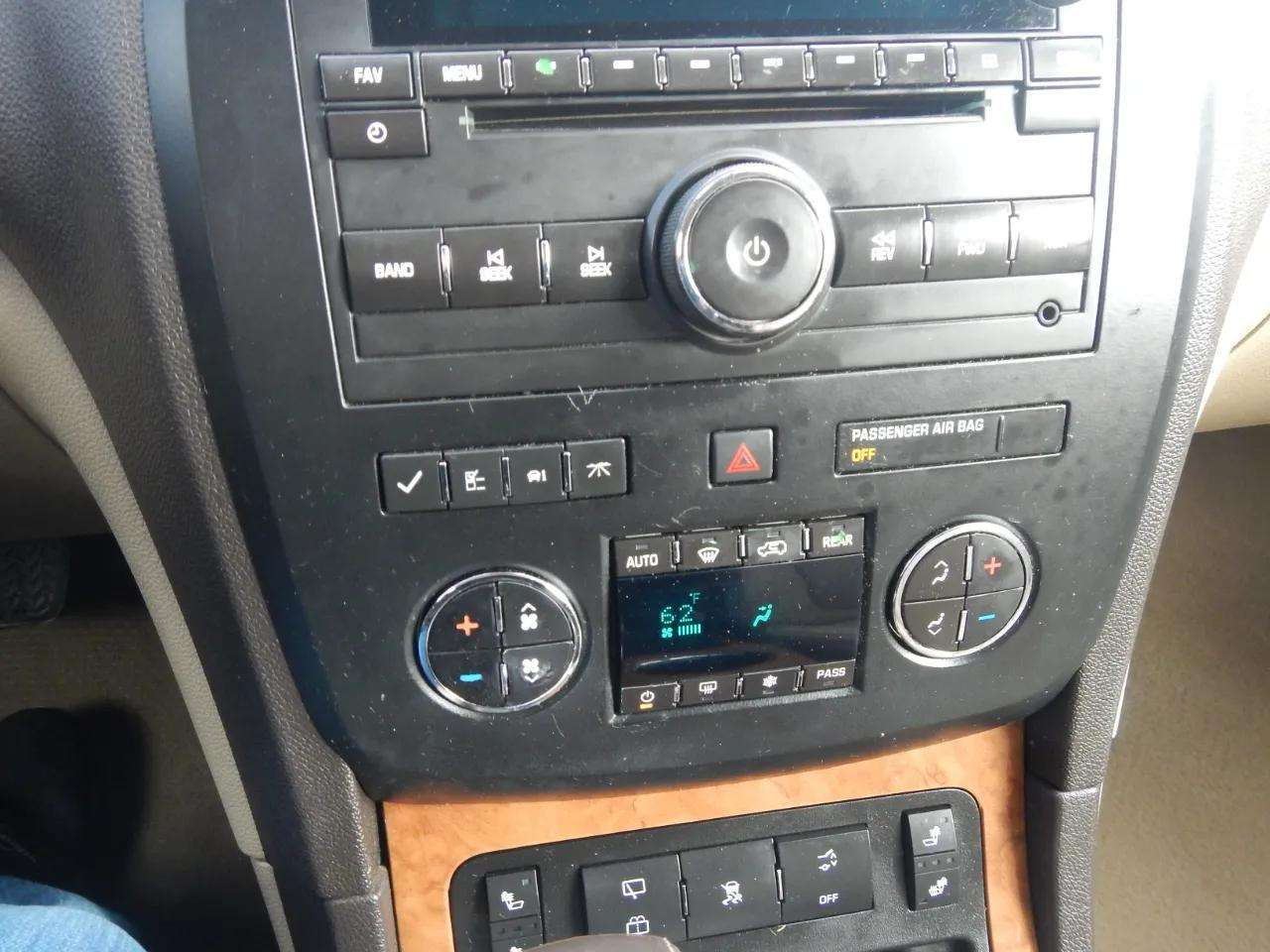 Buick Enclave AWD 4dr CXL w/1XL 2010