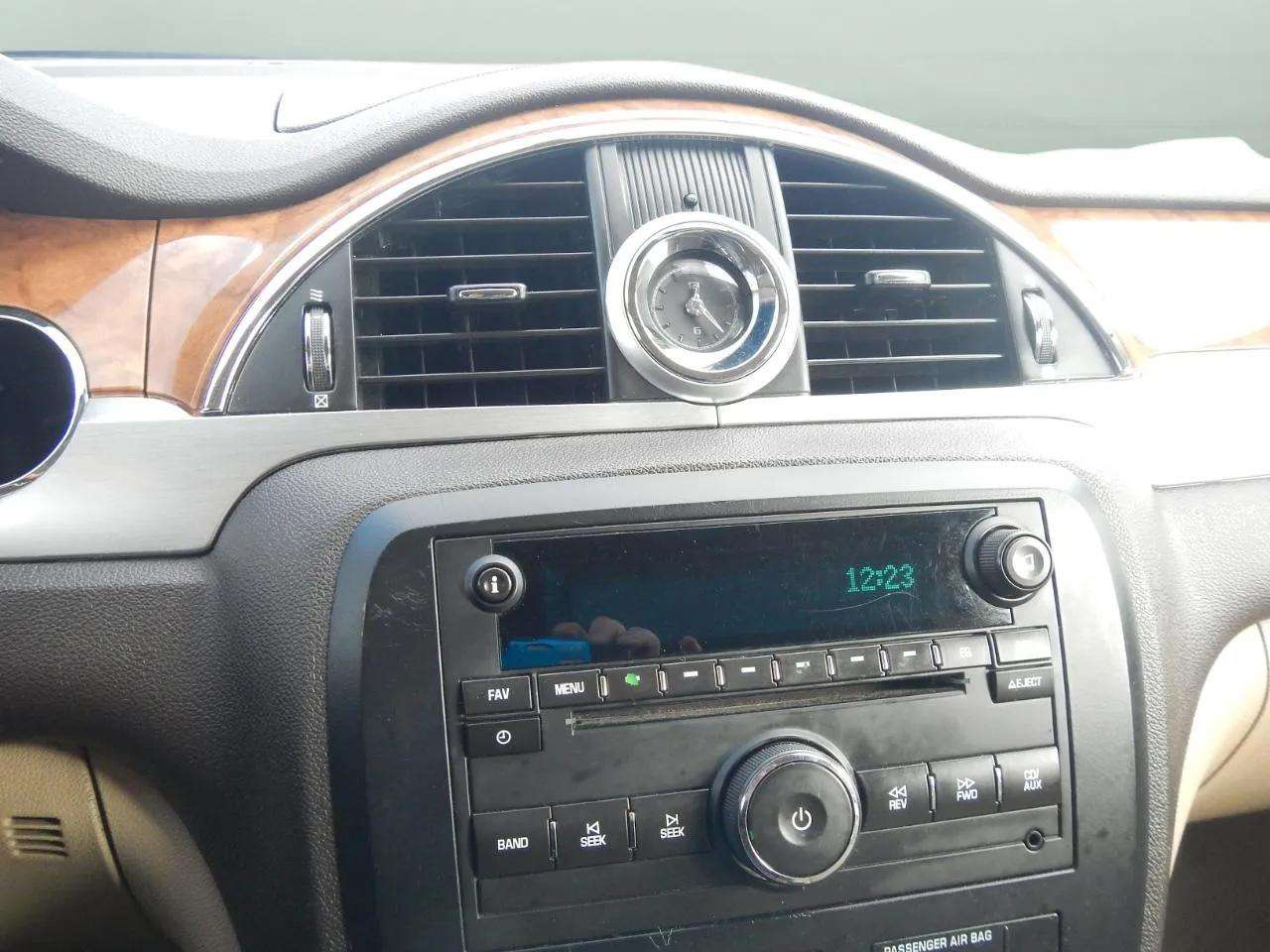 Buick Enclave AWD 4dr CXL w/1XL 2010