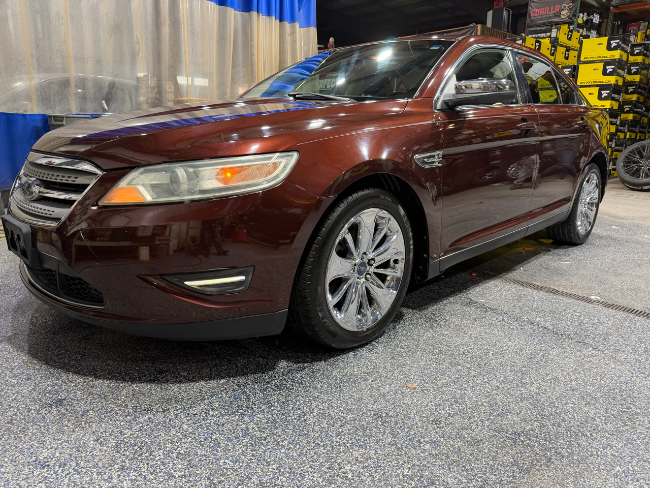 Ford Taurus 4dr Sdn Limited FWD 2010