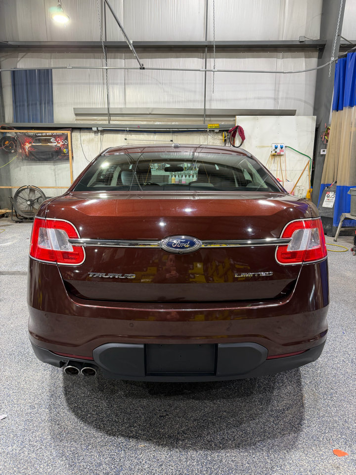 Ford Taurus 4dr Sdn Limited FWD 2010