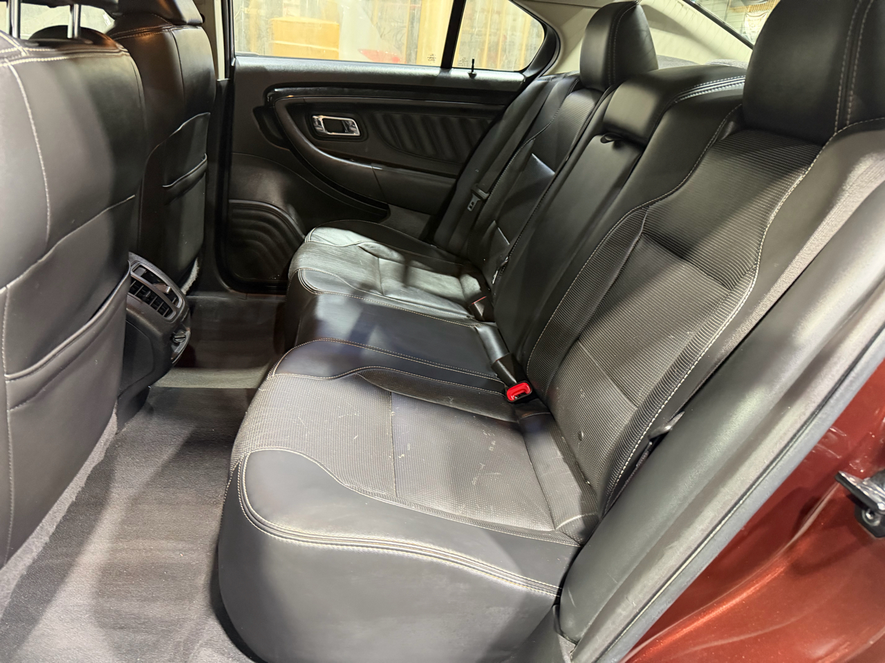 Ford Taurus 4dr Sdn Limited FWD 2010