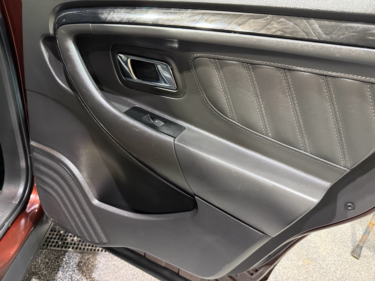 Ford Taurus 4dr Sdn Limited FWD 2010