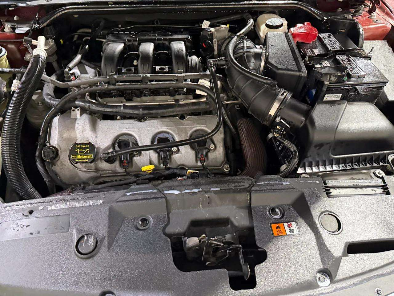 Ford Taurus 4dr Sdn Limited FWD 2010