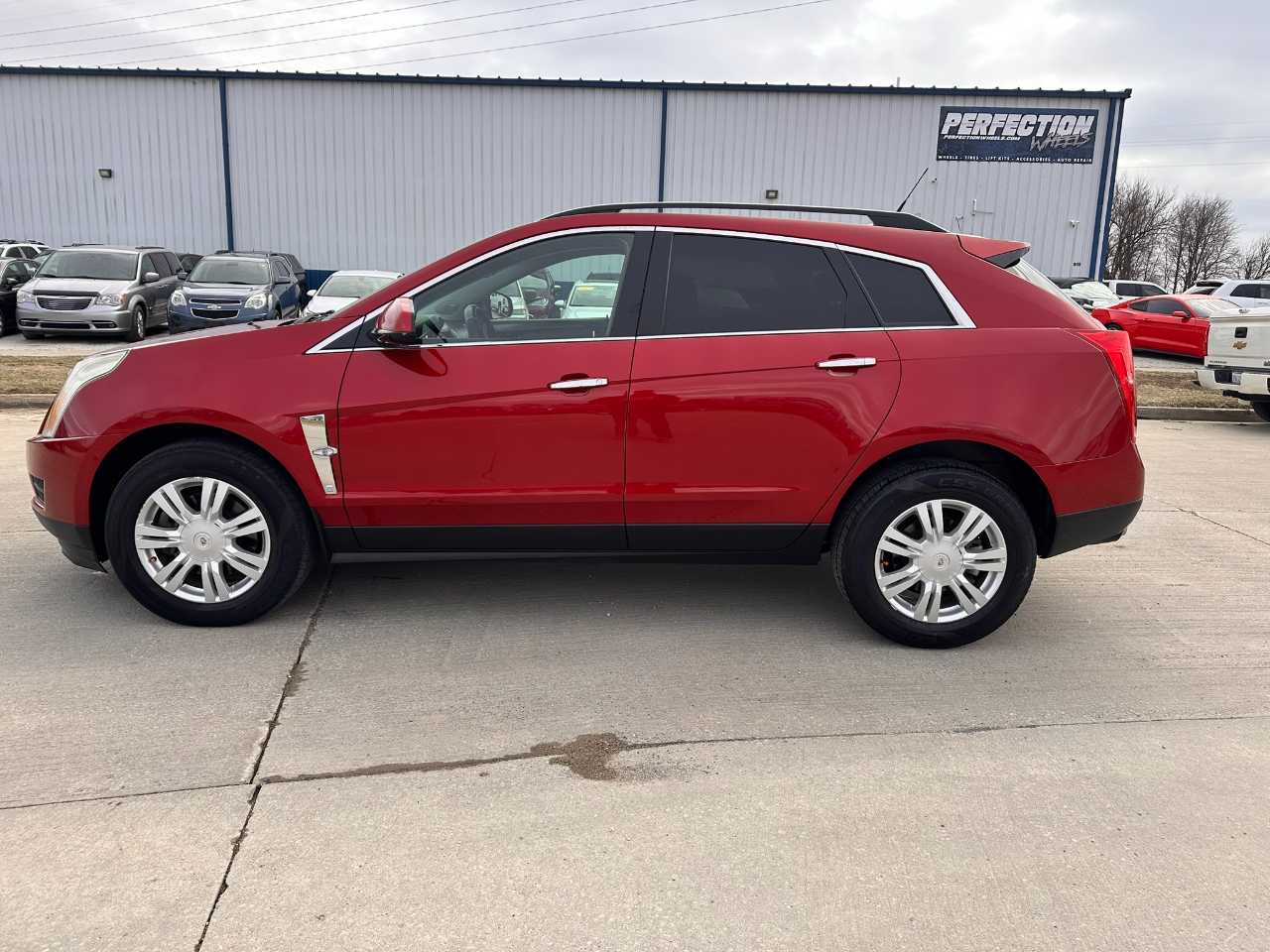 Cadillac SRX FWD 4dr Base 2011