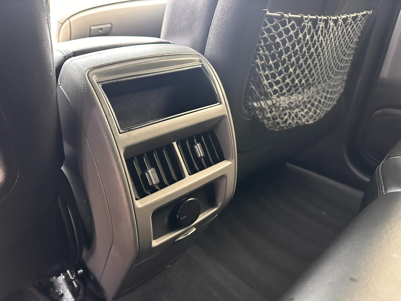 Cadillac SRX FWD 4dr Base 2011