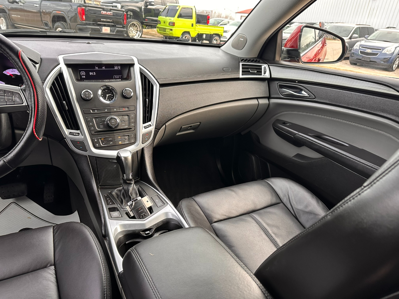 Cadillac SRX FWD 4dr Base 2011