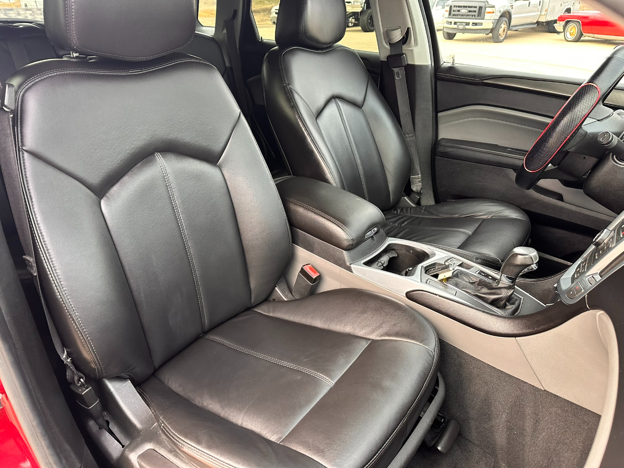 Cadillac SRX FWD 4dr Base 2011