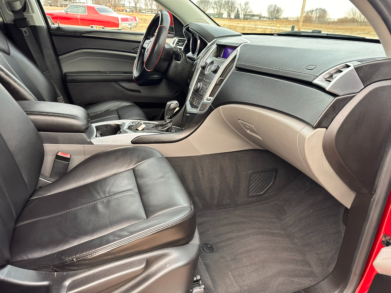 Cadillac SRX FWD 4dr Base 2011