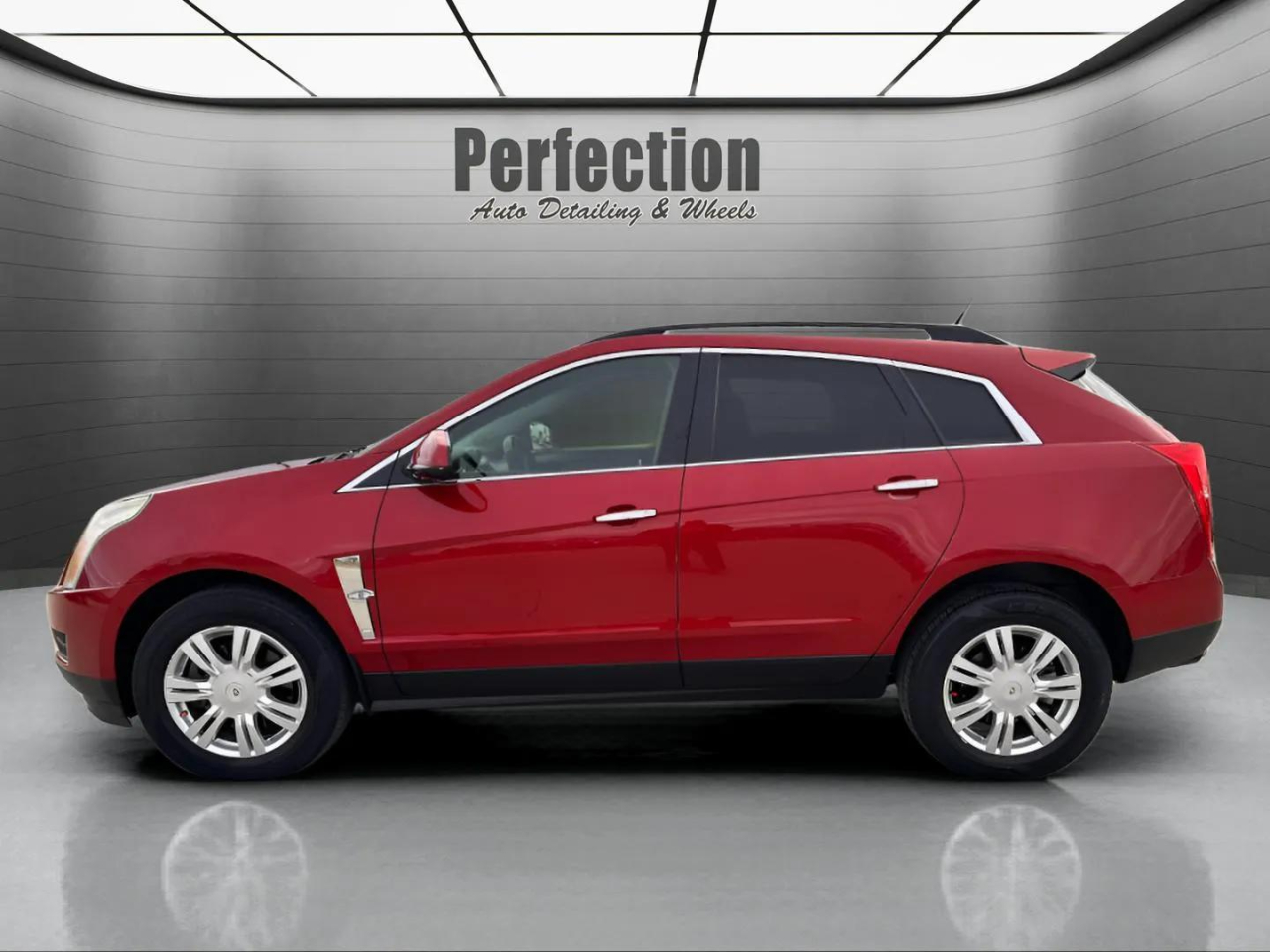 Cadillac SRX FWD 4dr Base 2011