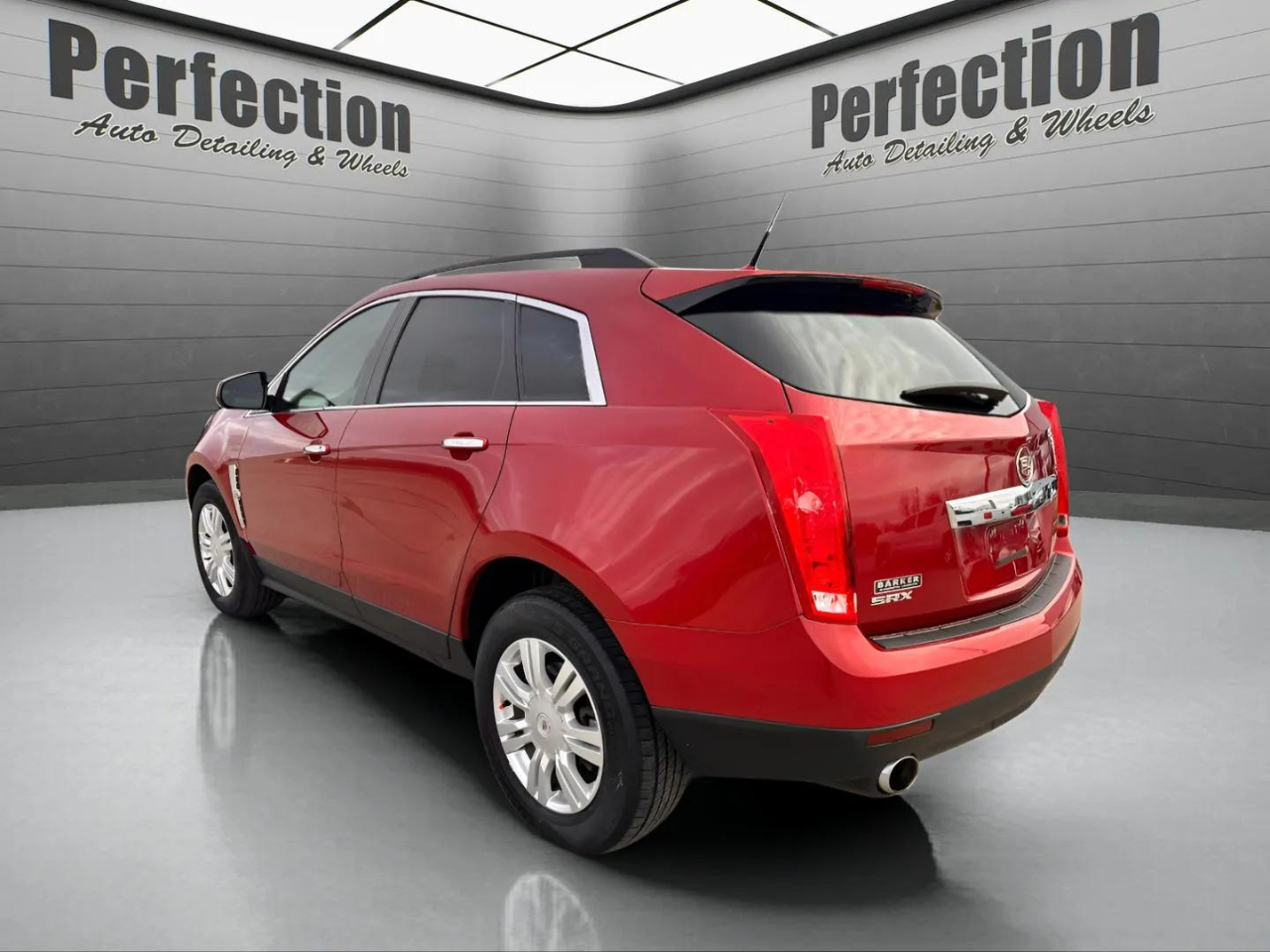 Cadillac SRX FWD 4dr Base 2011