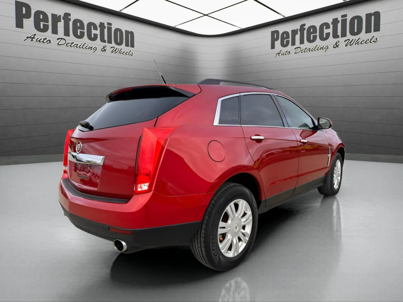 Cadillac SRX FWD 4dr Base 2011