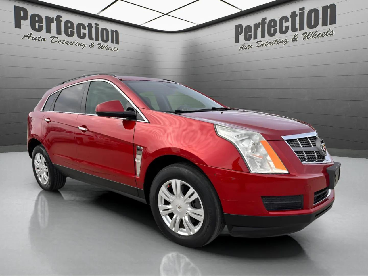 Cadillac SRX FWD 4dr Base 2011
