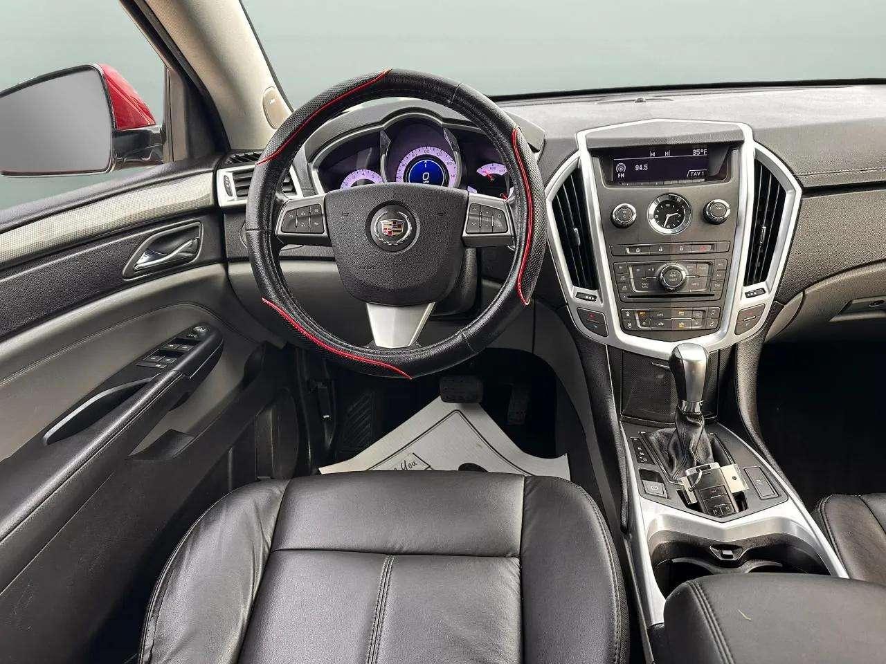 Cadillac SRX FWD 4dr Base 2011