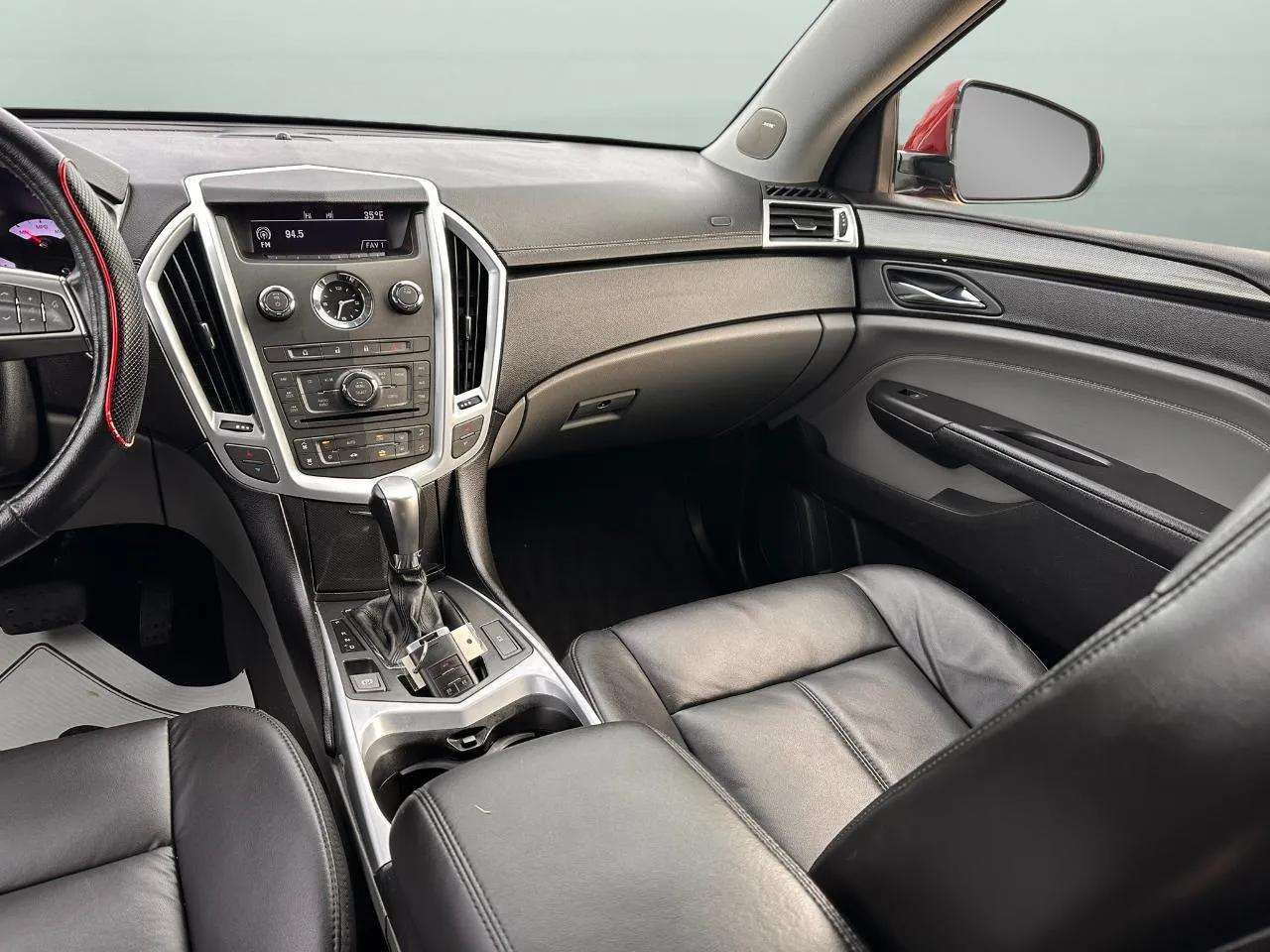 Cadillac SRX FWD 4dr Base 2011