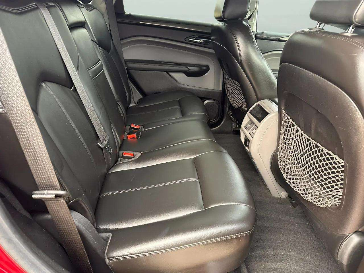 Cadillac SRX FWD 4dr Base 2011