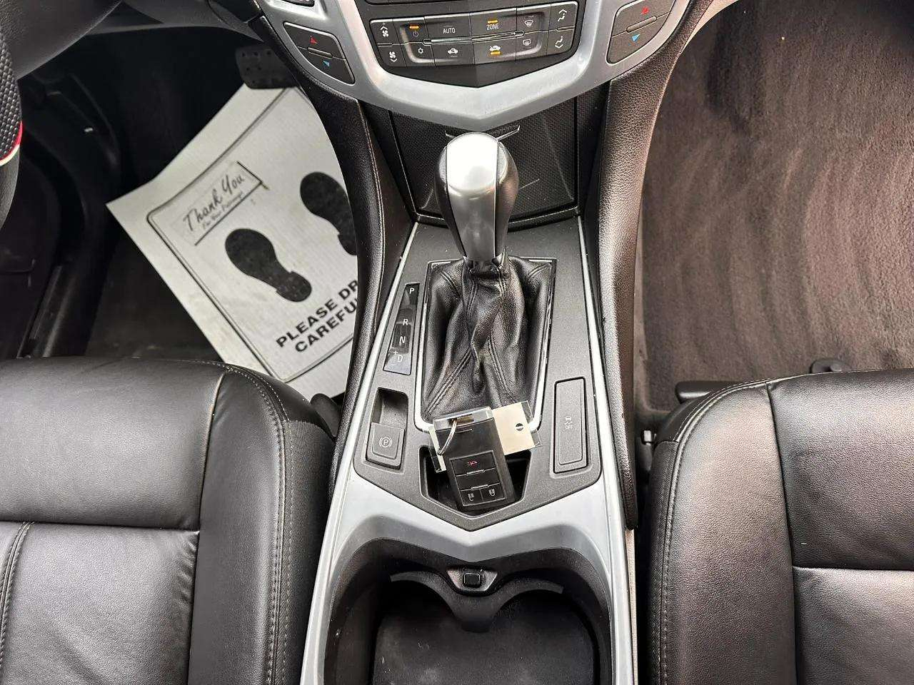 Cadillac SRX FWD 4dr Base 2011