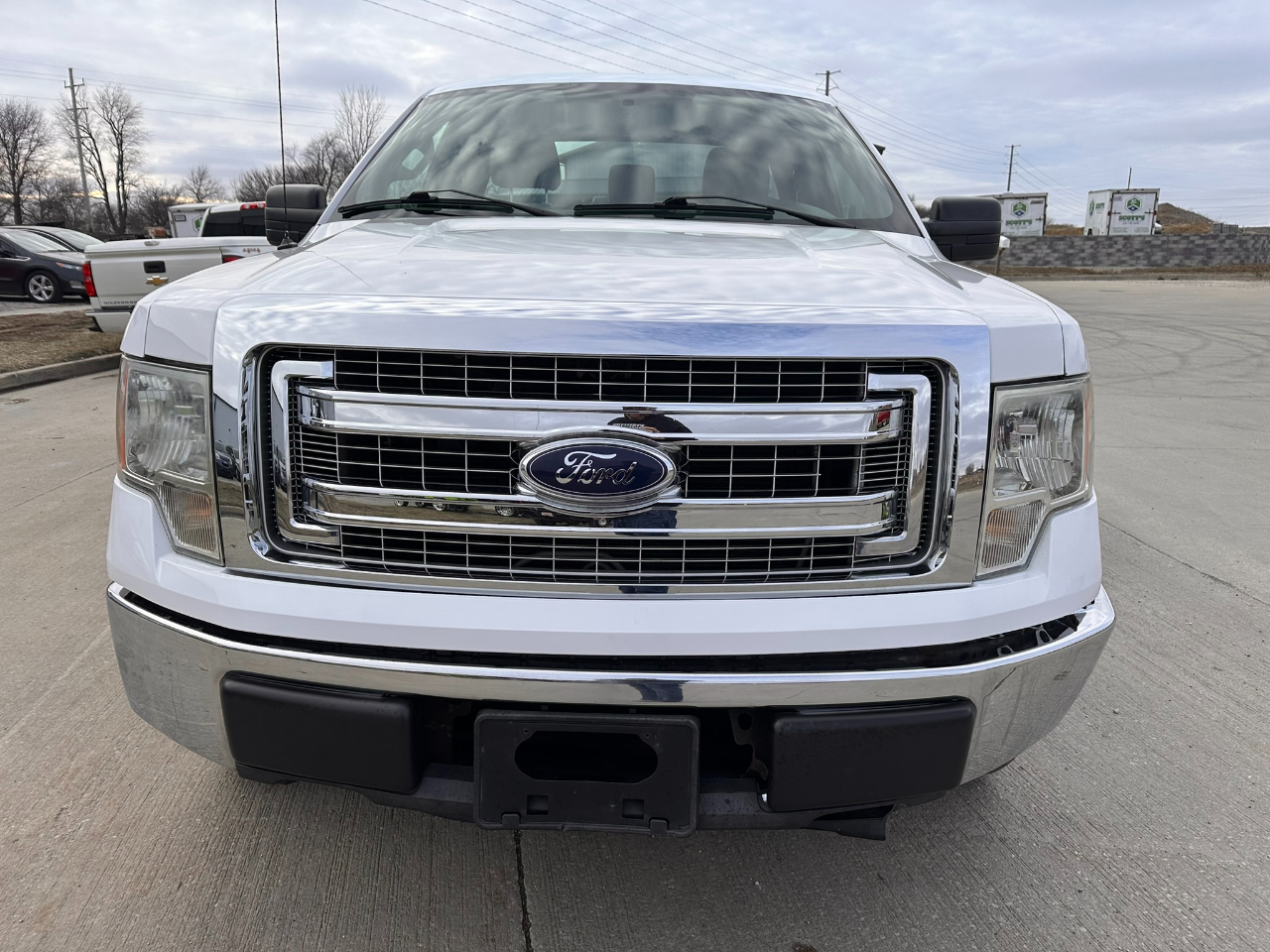 Ford F-150 2WD Reg Cab 145" XLT 2013