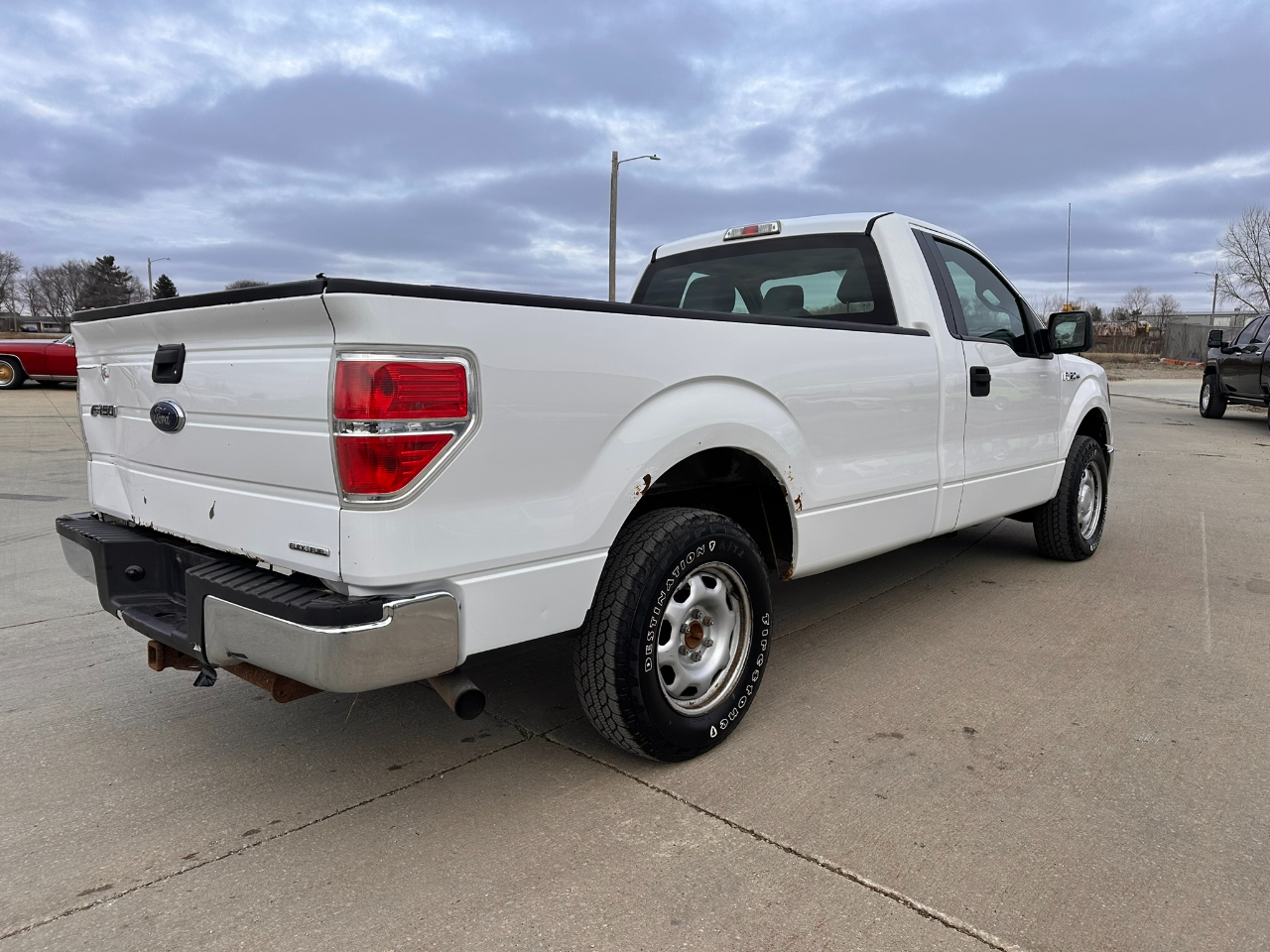 Ford F-150 2WD Reg Cab 145" XLT 2013