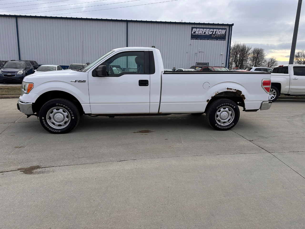 Ford F-150 2WD Reg Cab 145" XLT 2013