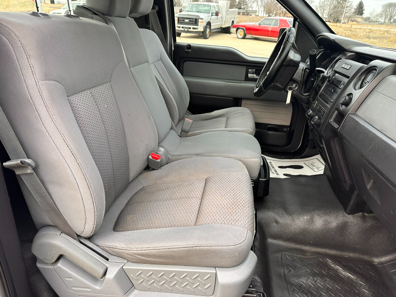 Ford F-150 2WD Reg Cab 145" XLT 2013