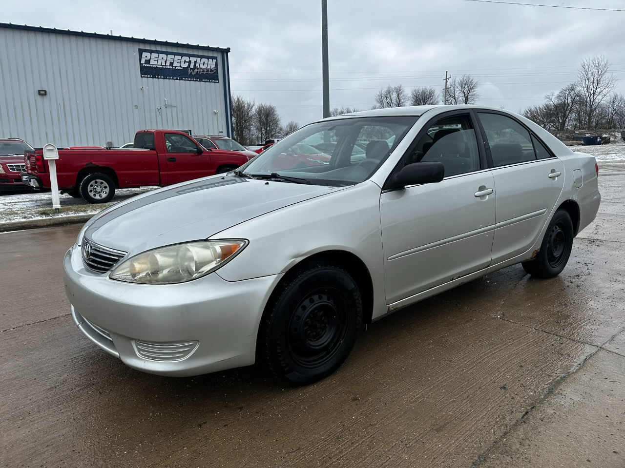 Toyota Camry 4dr Sdn XLE Auto (Natl) 2005
