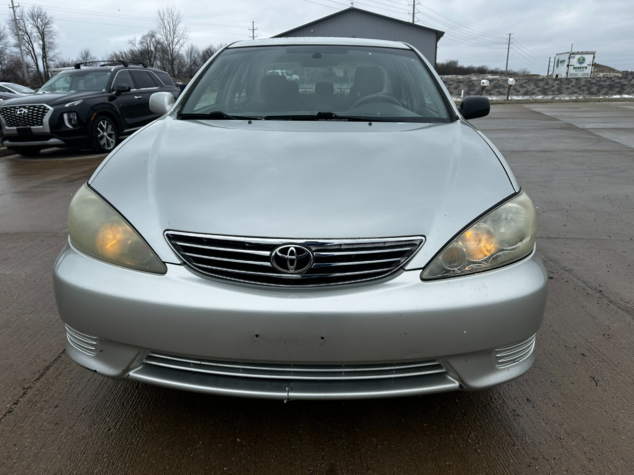 Toyota Camry 4dr Sdn XLE Auto (Natl) 2005