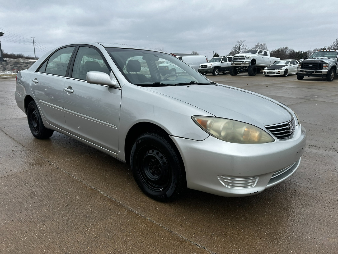 Toyota Camry 4dr Sdn XLE Auto (Natl) 2005