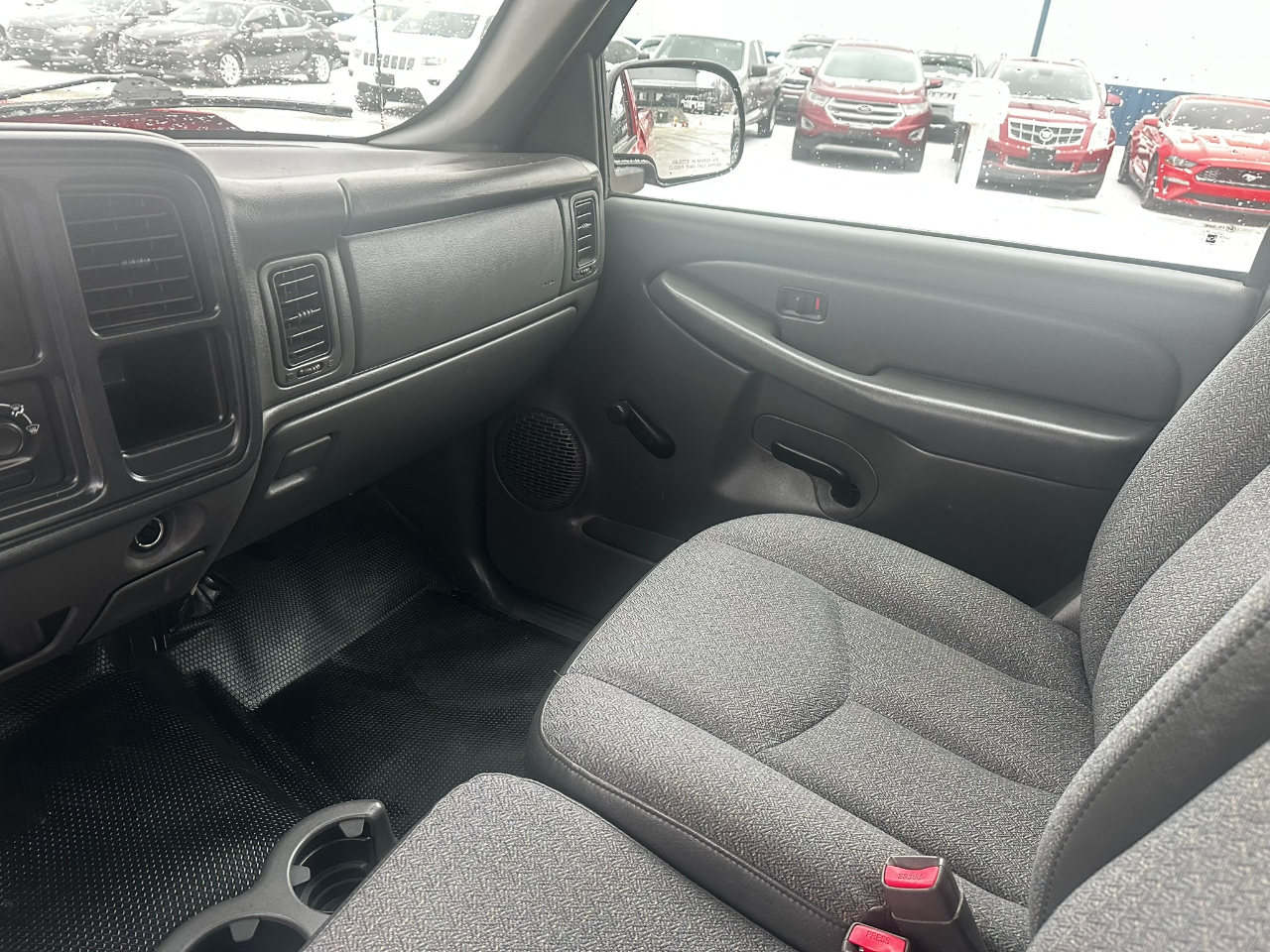 Chevrolet Silverado 1500 Reg Cab 133.0" WB 2WD Work Truck 2006