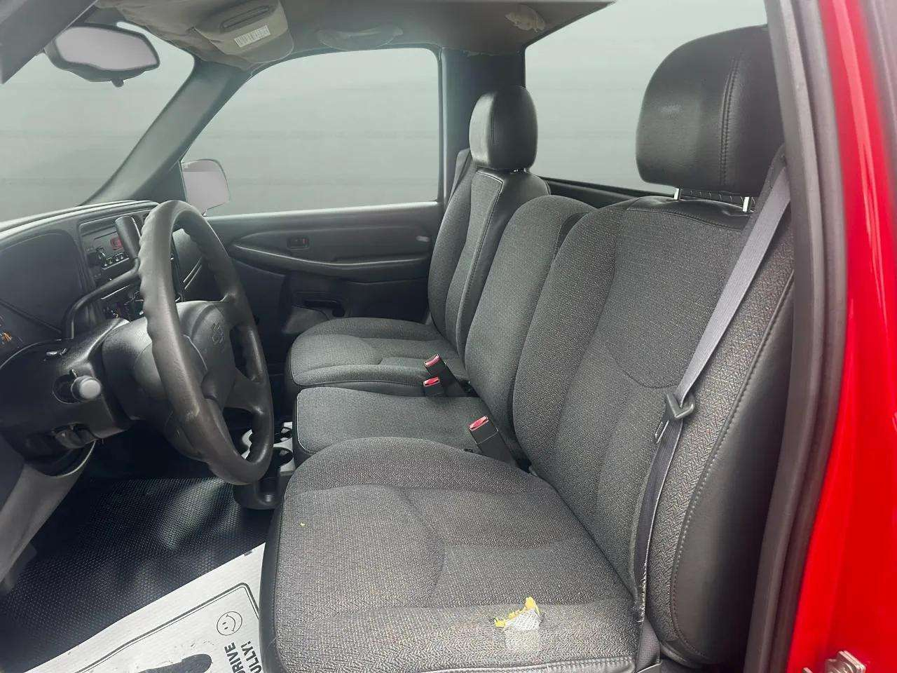 Chevrolet Silverado 1500 Reg Cab 133.0" WB 2WD Work Truck 2006