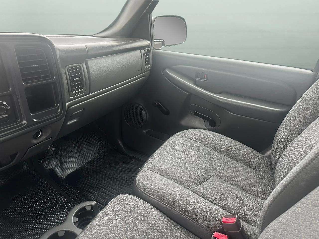 Chevrolet Silverado 1500 Reg Cab 133.0" WB 2WD Work Truck 2006