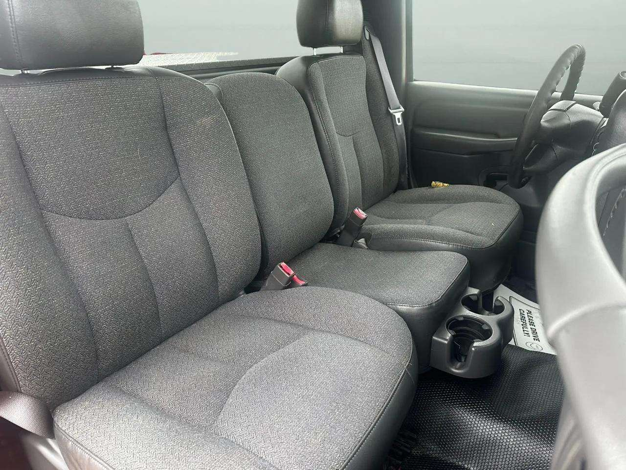 Chevrolet Silverado 1500 Reg Cab 133.0" WB 2WD Work Truck 2006