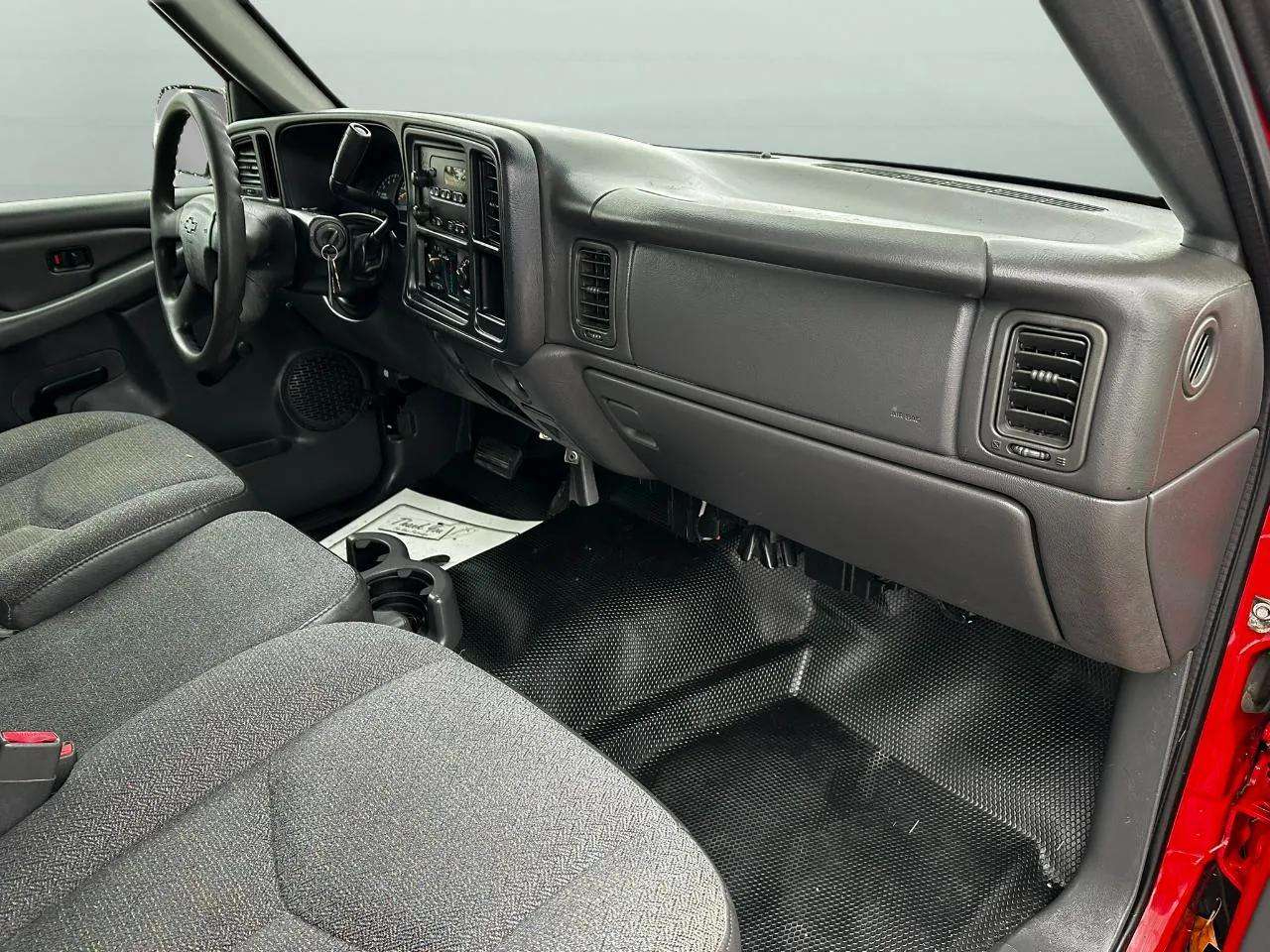 Chevrolet Silverado 1500 Reg Cab 133.0" WB 2WD Work Truck 2006