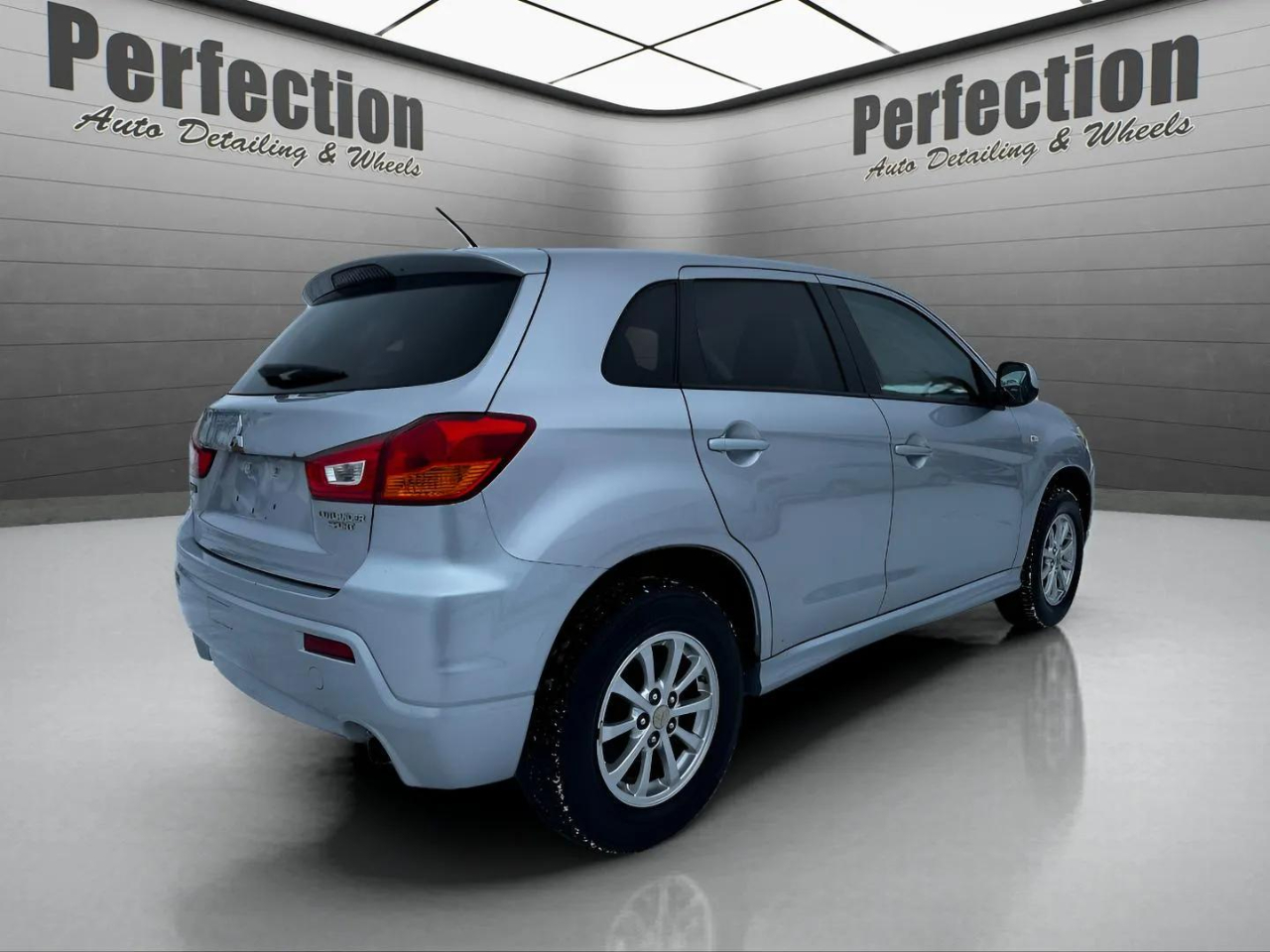 Mitsubishi Outlander Sport 2WD 4dr Man ES 2011