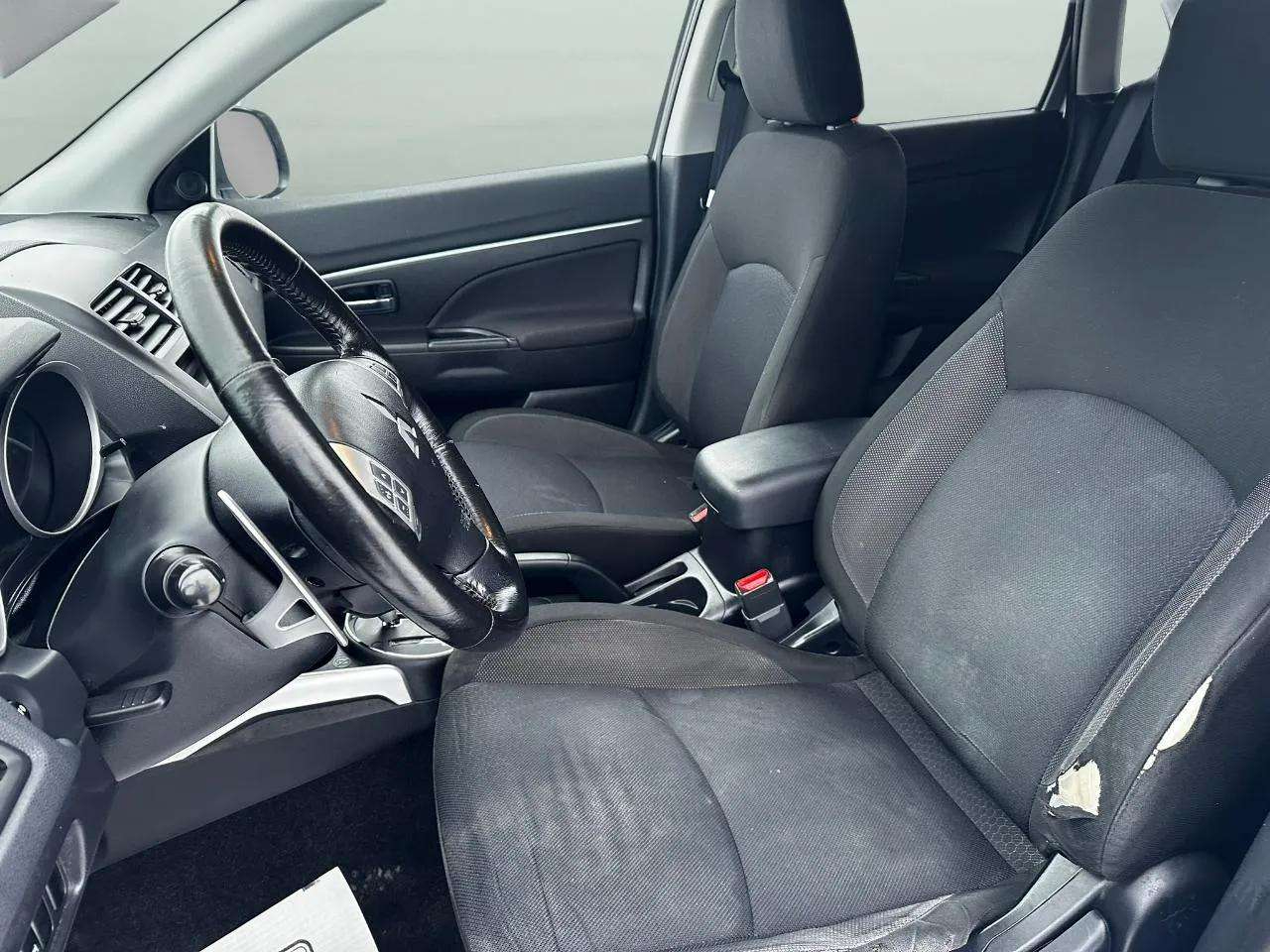 Mitsubishi Outlander Sport 2WD 4dr Man ES 2011