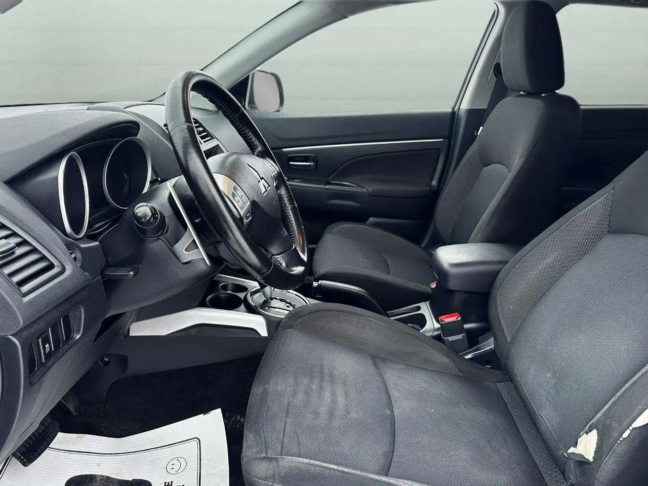 Mitsubishi Outlander Sport 2WD 4dr Man ES 2011