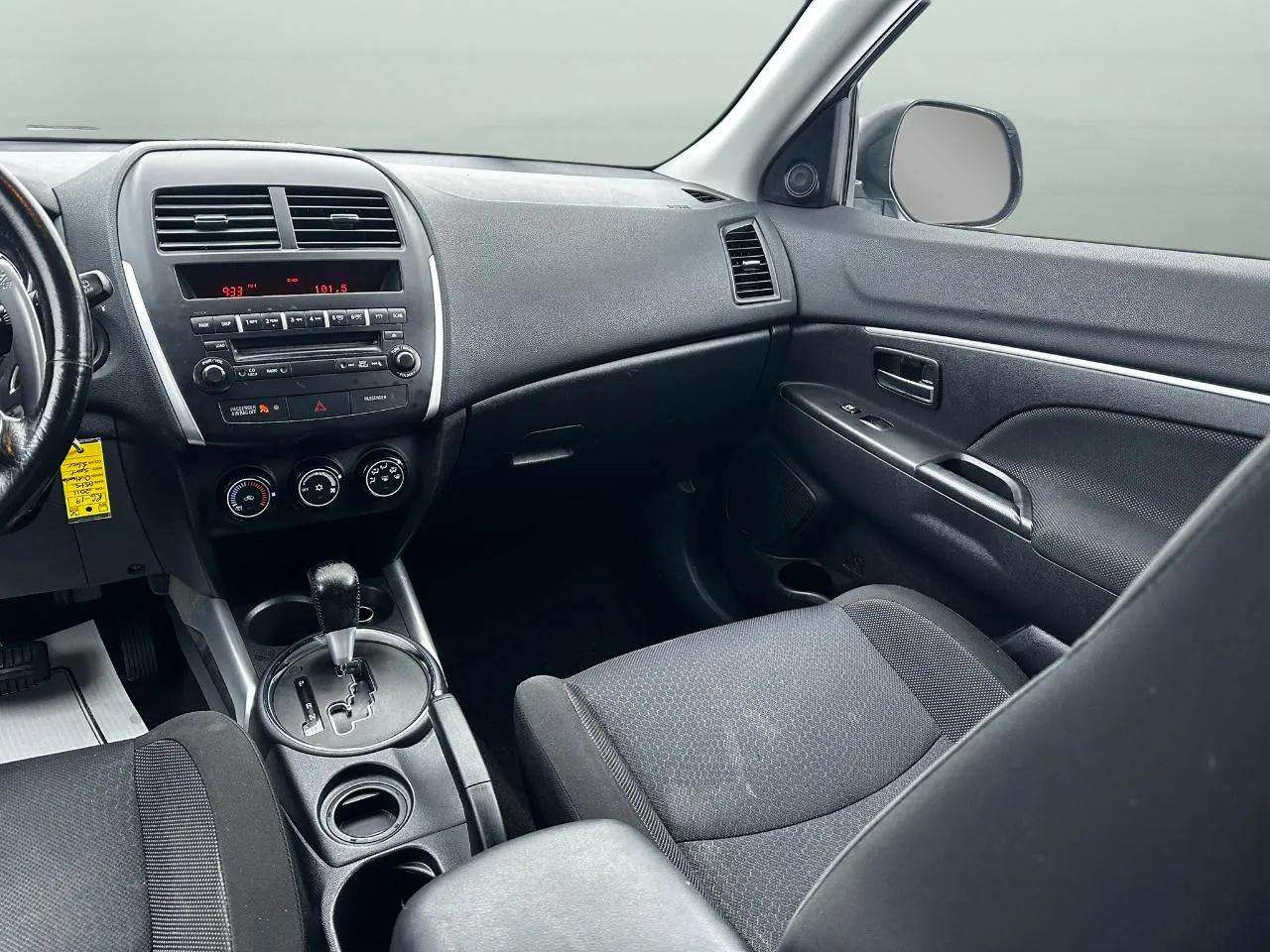 Mitsubishi Outlander Sport 2WD 4dr Man ES 2011