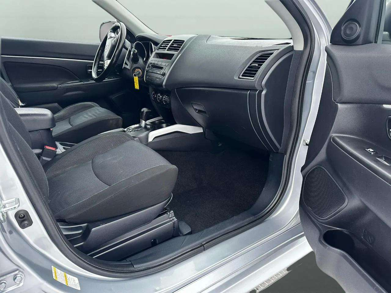 Mitsubishi Outlander Sport 2WD 4dr Man ES 2011