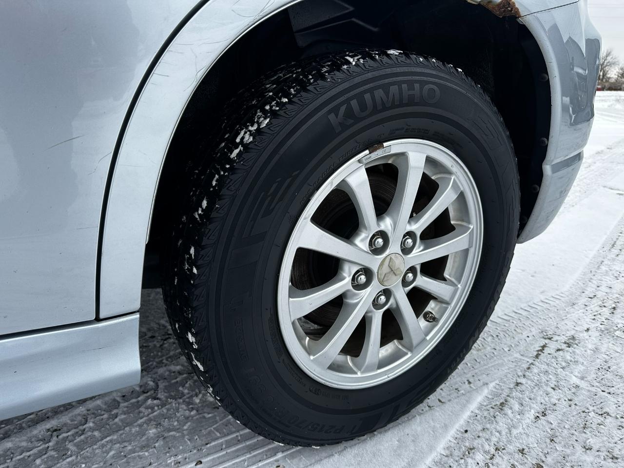 Mitsubishi Outlander Sport 2WD 4dr Man ES 2011