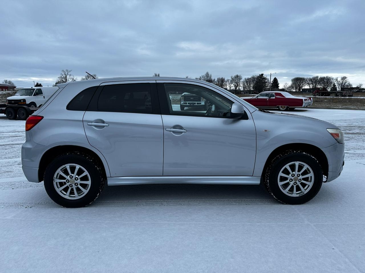 Mitsubishi Outlander Sport 2WD 4dr Man ES 2011