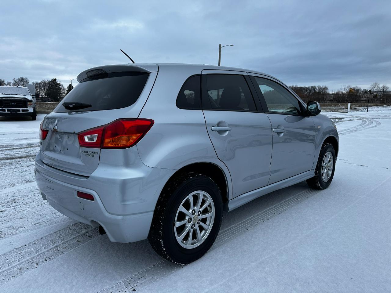 Mitsubishi Outlander Sport 2WD 4dr Man ES 2011