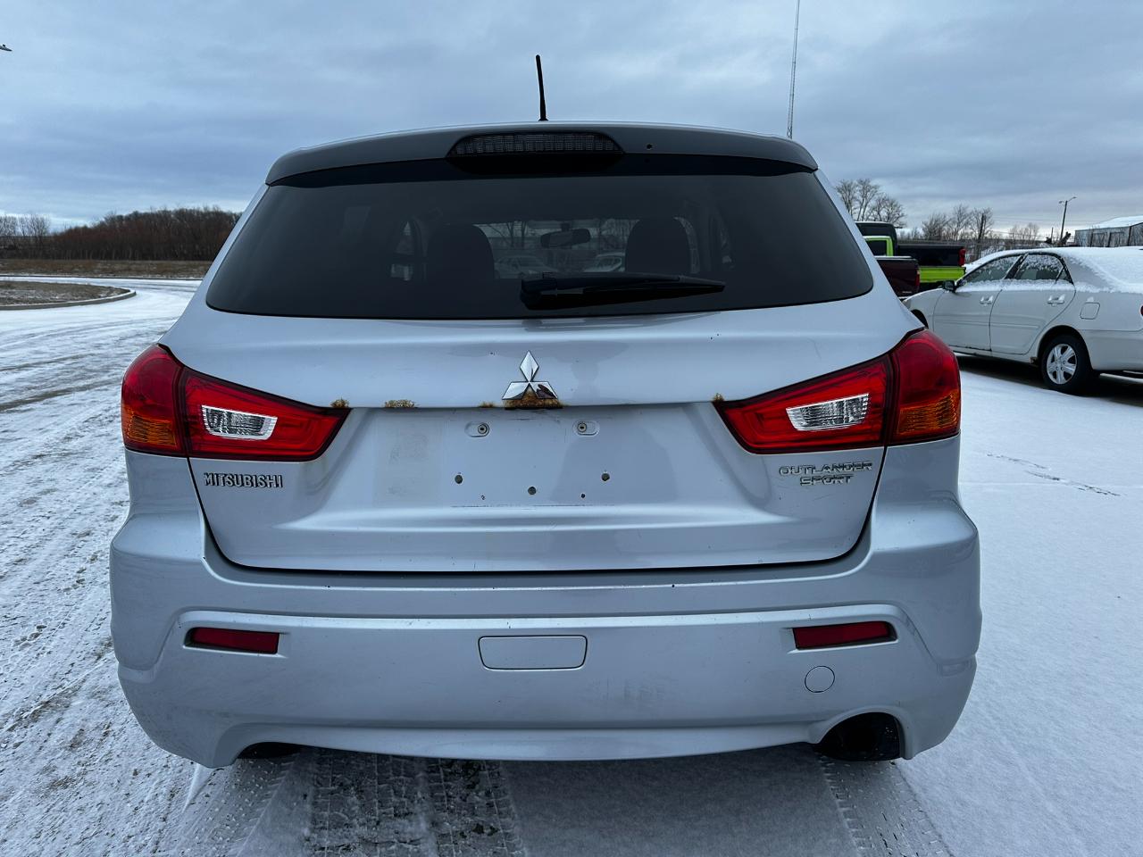 Mitsubishi Outlander Sport 2WD 4dr Man ES 2011