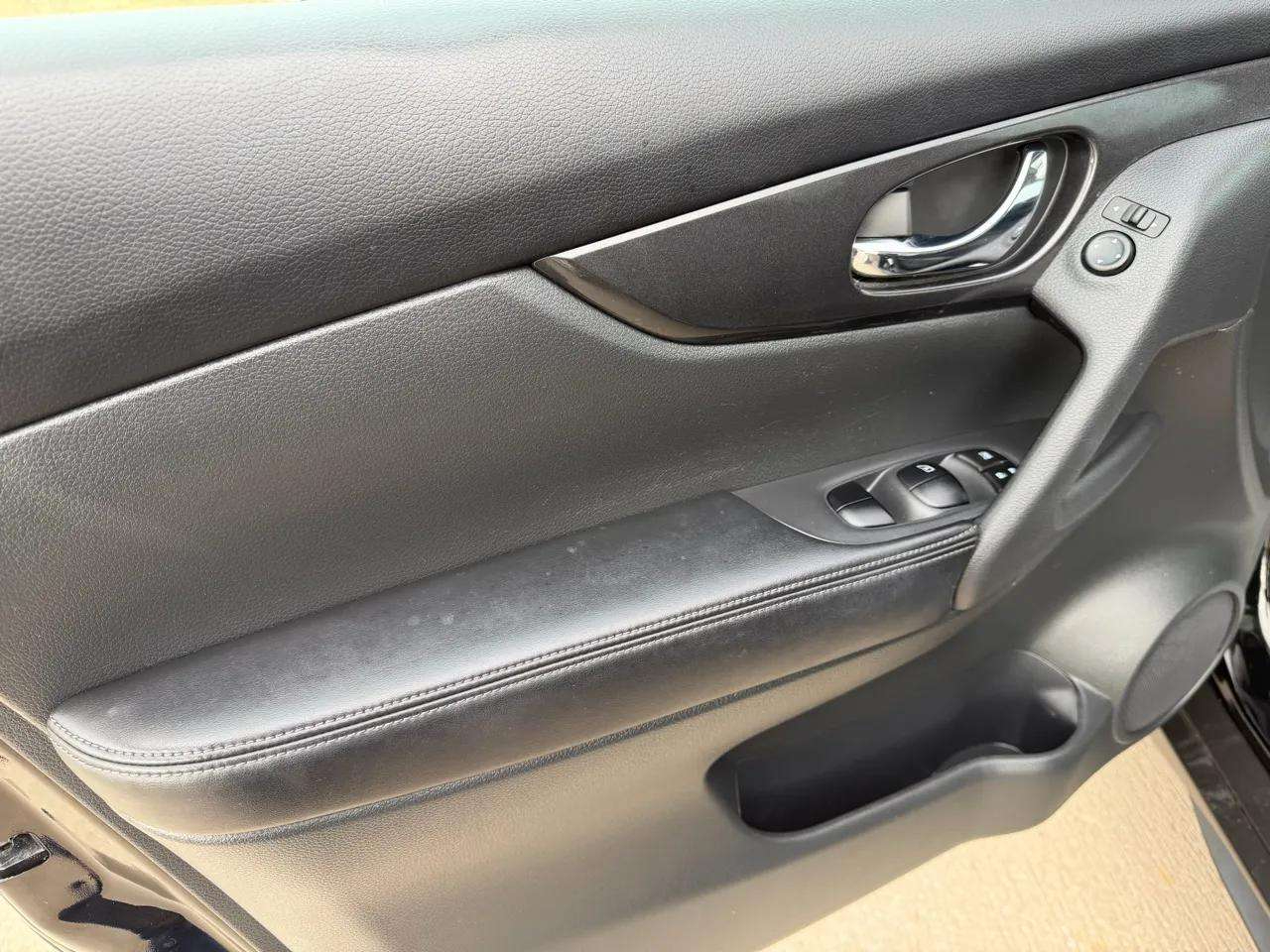 Nissan Rogue AWD SV 2017