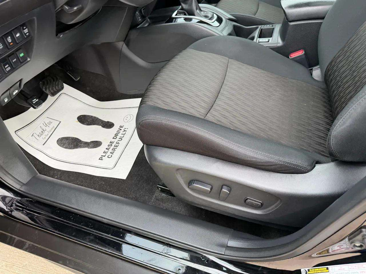 Nissan Rogue AWD SV 2017