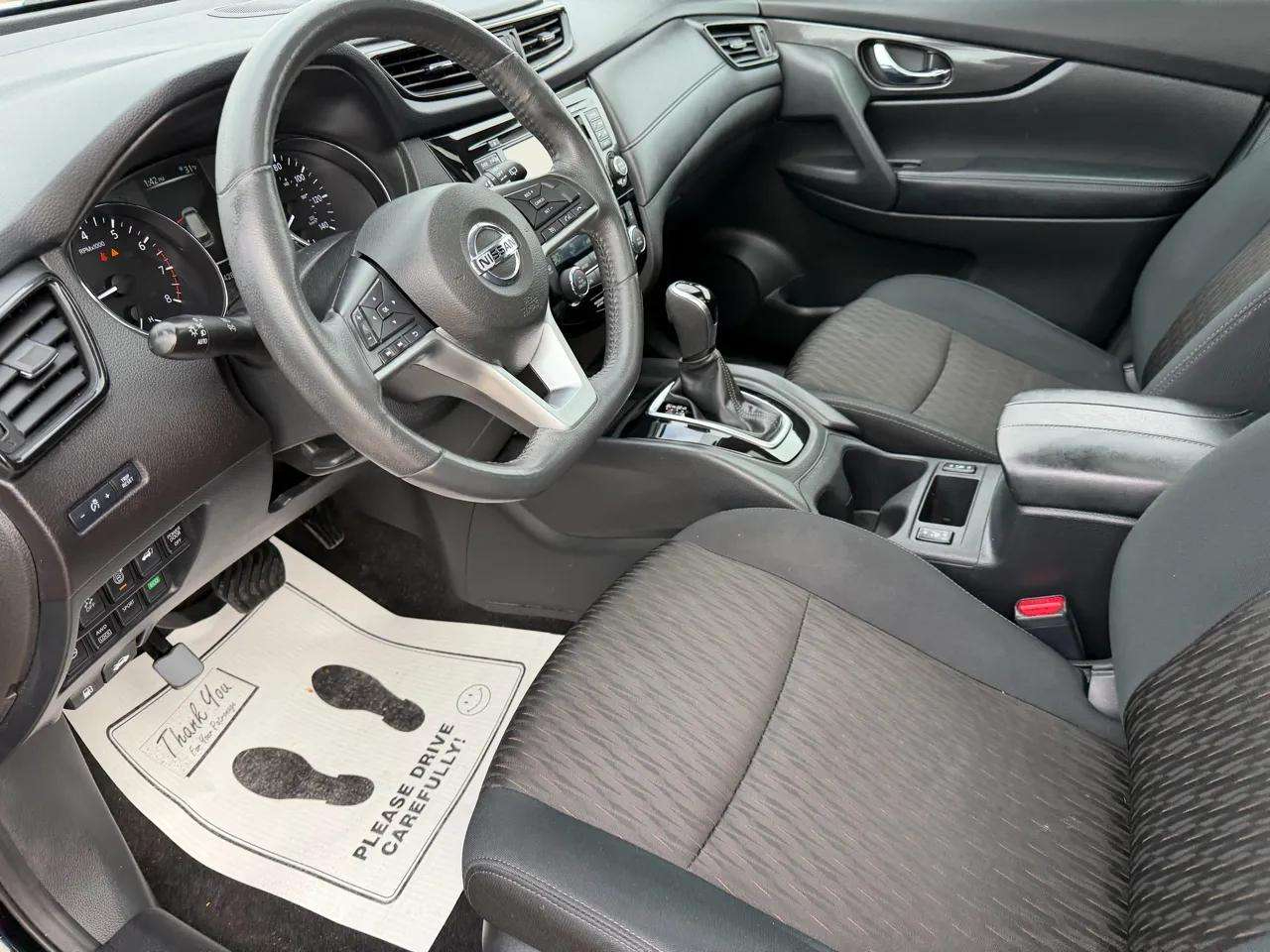 Nissan Rogue AWD SV 2017