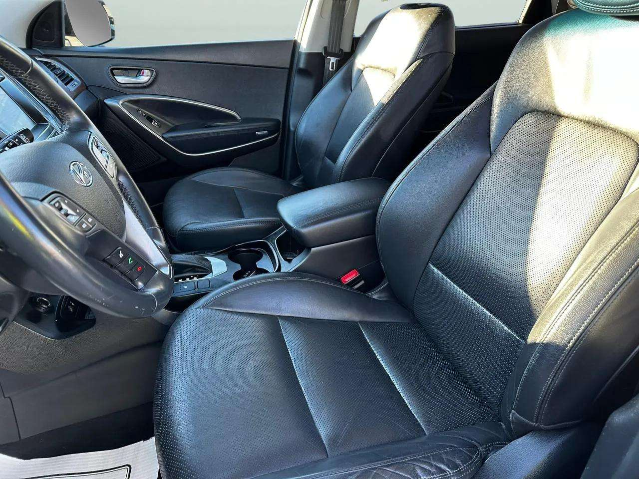 Hyundai Santa Fe Limited 3.3L Auto AWD 2017