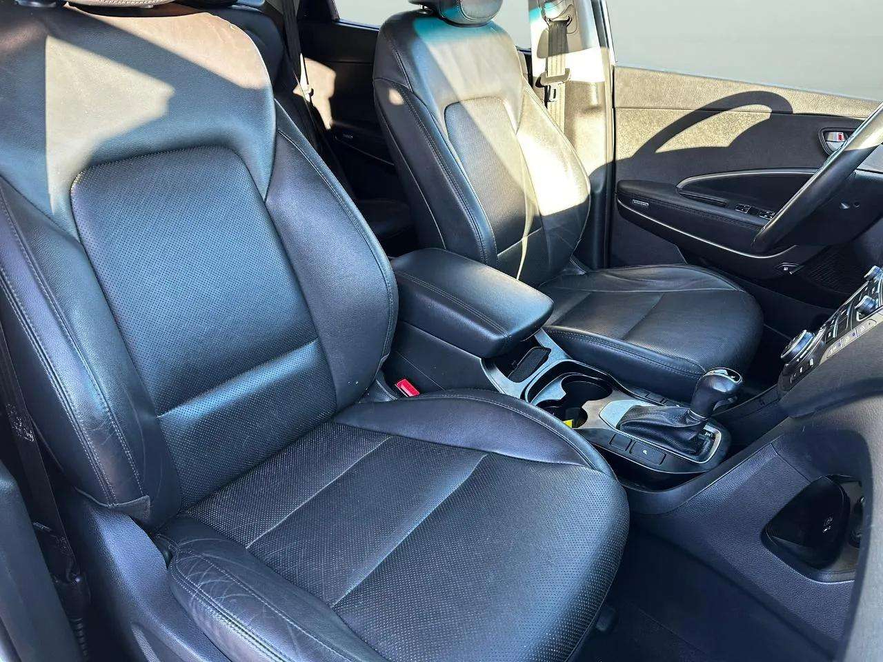 Hyundai Santa Fe Limited 3.3L Auto AWD 2017