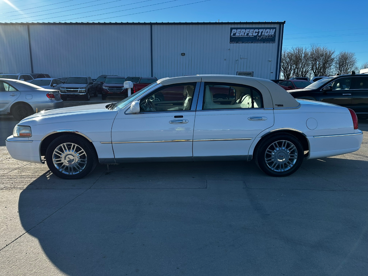 Lincoln Town Car 4dr Sdn Signature Limited 2006